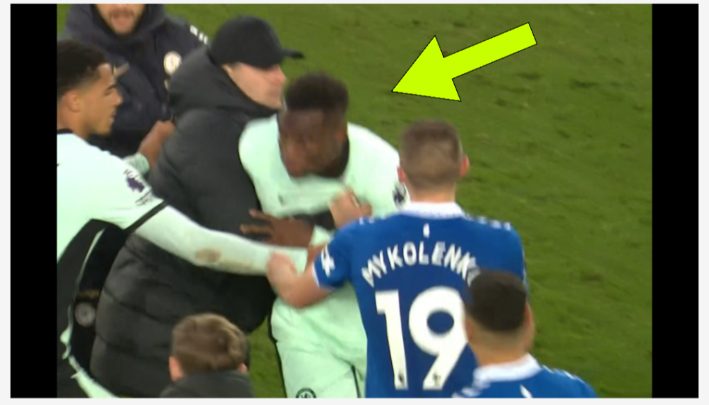 Mauricio Pochettino pulls Nicolas Jackson away from confrontation as Chelsea striker dragged down tunnel